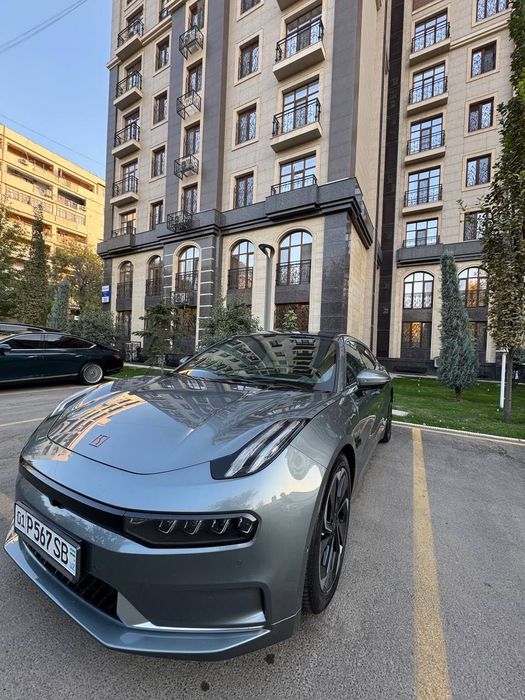 Продаю ZEEKR 001