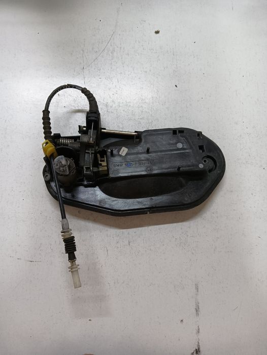 Butuc usa  stanga fata BMW 5 E60 2001 - 2010 7034451