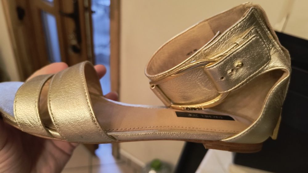 Sandale aurii Rachel Zoe