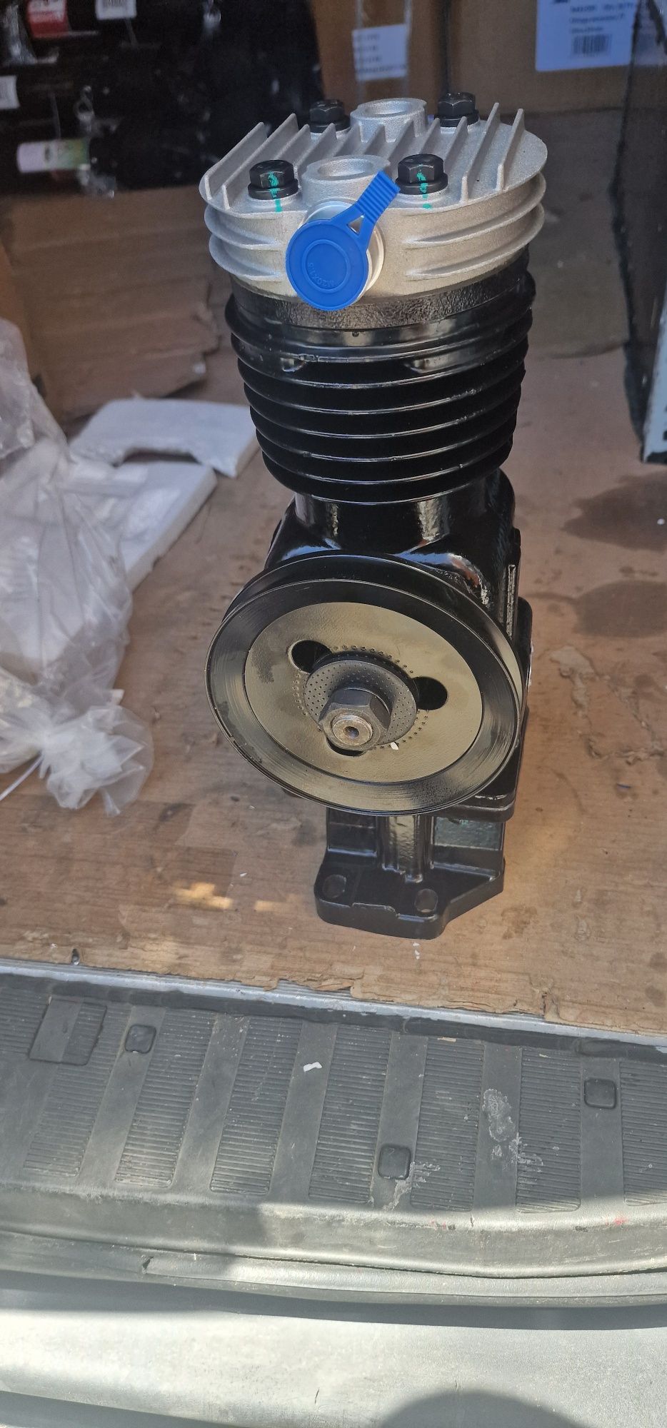 Compresor aer ttttttt u 650 preț 1250 lei cu tva nou se poate trimite
