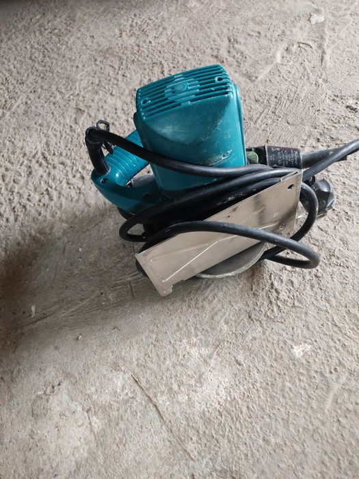Mașină Makita gresie și faianță