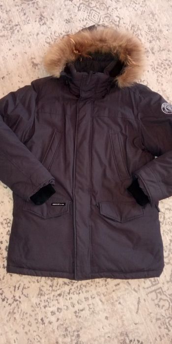 Продаю зимнюю мужскую куртку