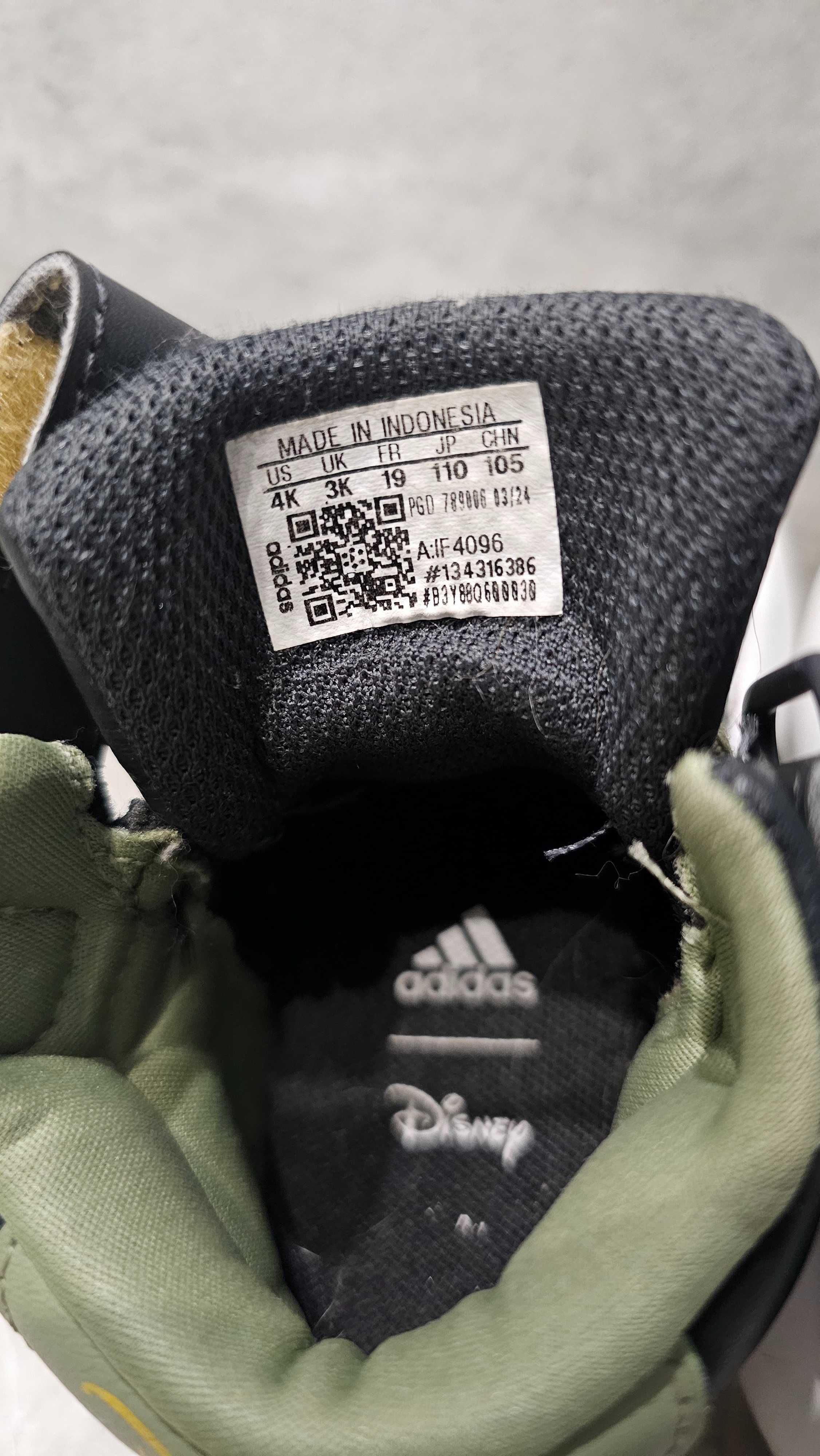 Маратонки за бебе adidas Disney