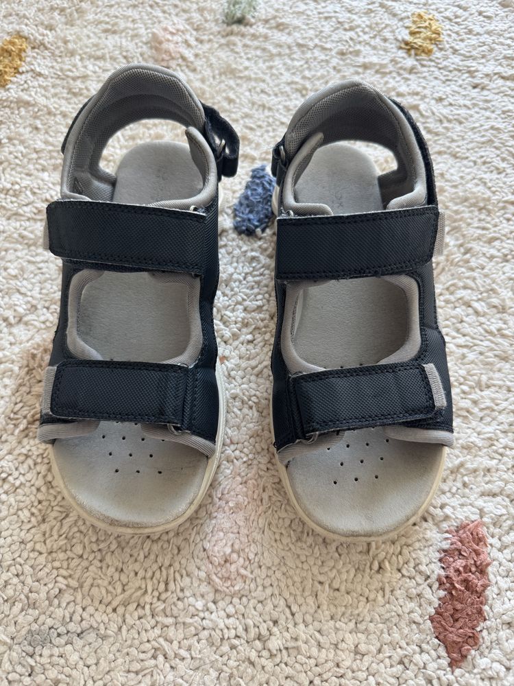 Сандали за момче geox и crocs