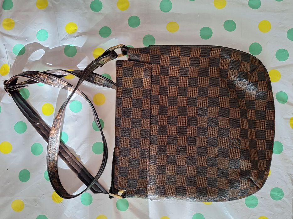 Geantă Louis Vuitton – copie de calitate, stare excelentă