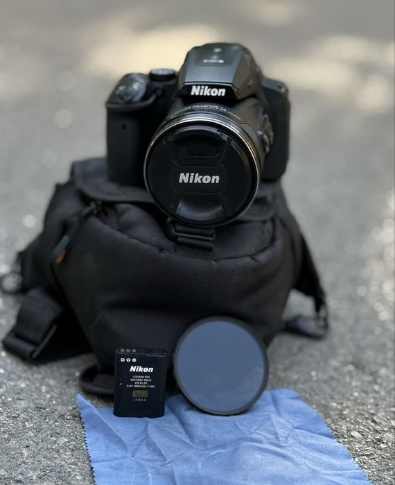 Цифров фотоапарат Nikon Coolpix P900 + Hoya филтър + батерия + чанта