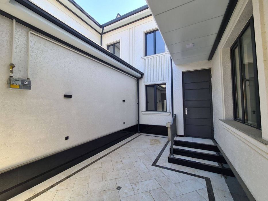 Продается дом Мирзо-Улугбек район. Центр Луначариского.