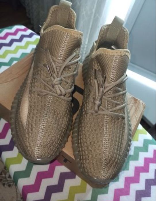 Новые кроссовки летние