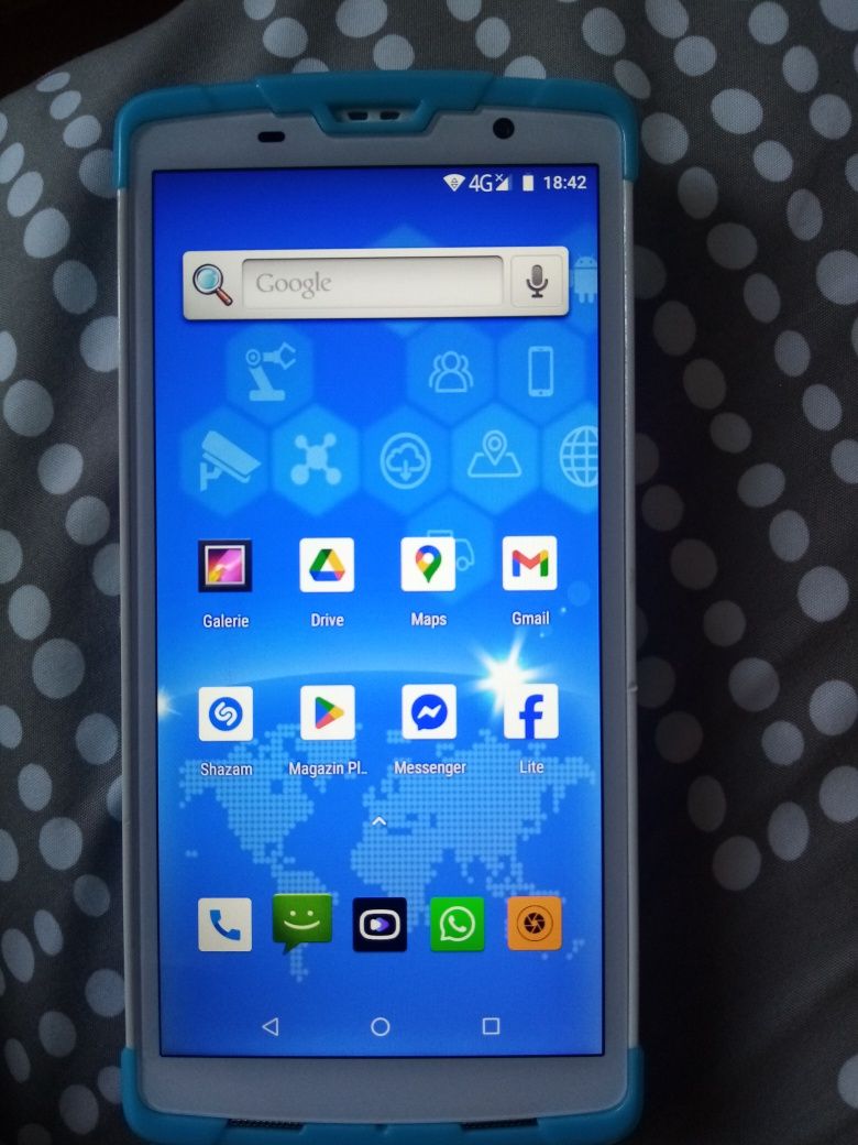 Telefon mobil și schaner