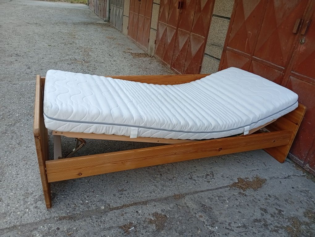 Единично легло 90/200.