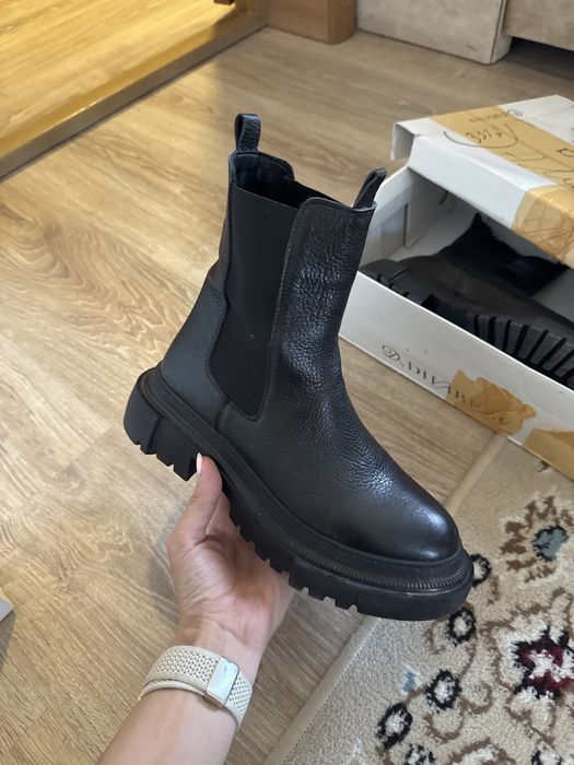 Продам Ботинки осенние