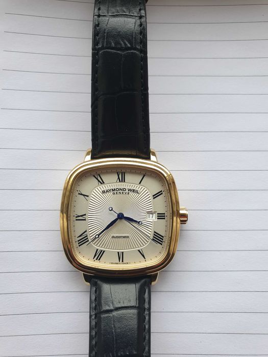 Часовник Raymond Weil