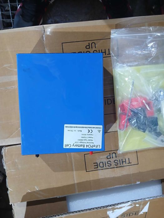 Celule LIFEPO4 noi cu toat ce trebuie pt montaj.