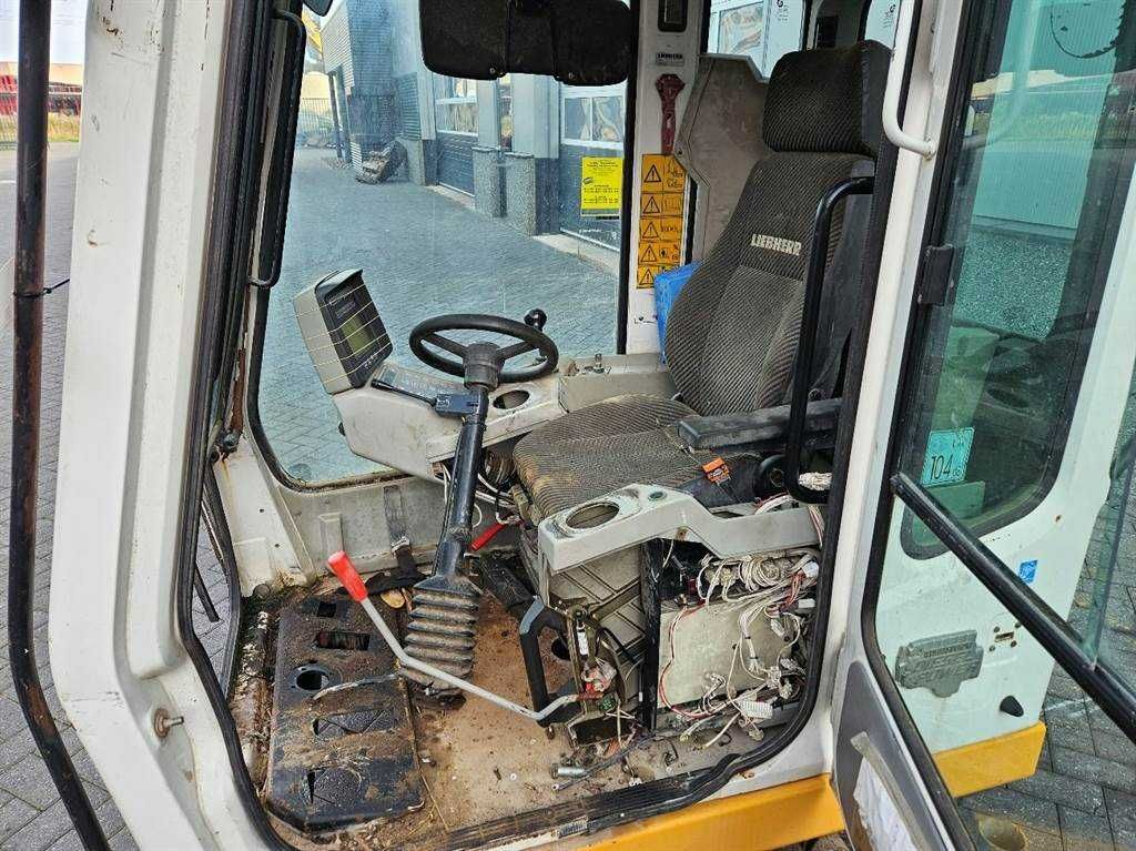 Cabina Liebherr 7023260  Liebherr A 924 B - Piese de schimb Liebherr