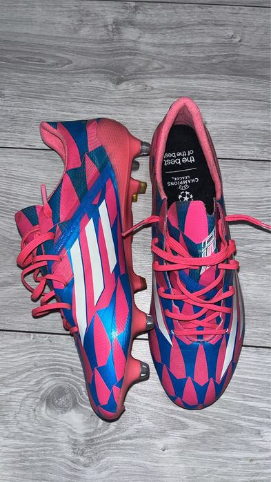 Ghete de fotbal Adidas f50 2014