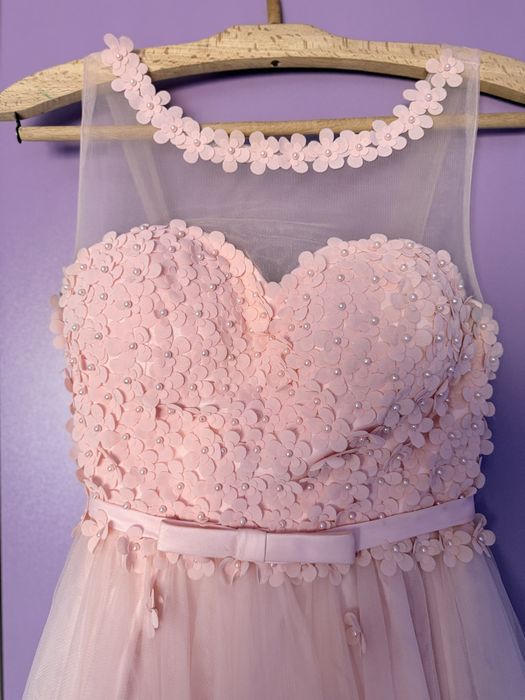 Розова къса тюлена рокля