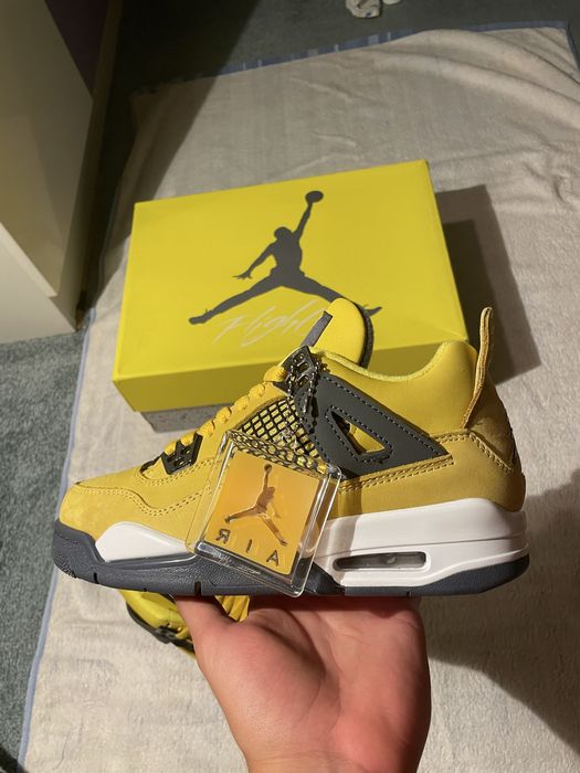 Jordan Retro 4 Yellow