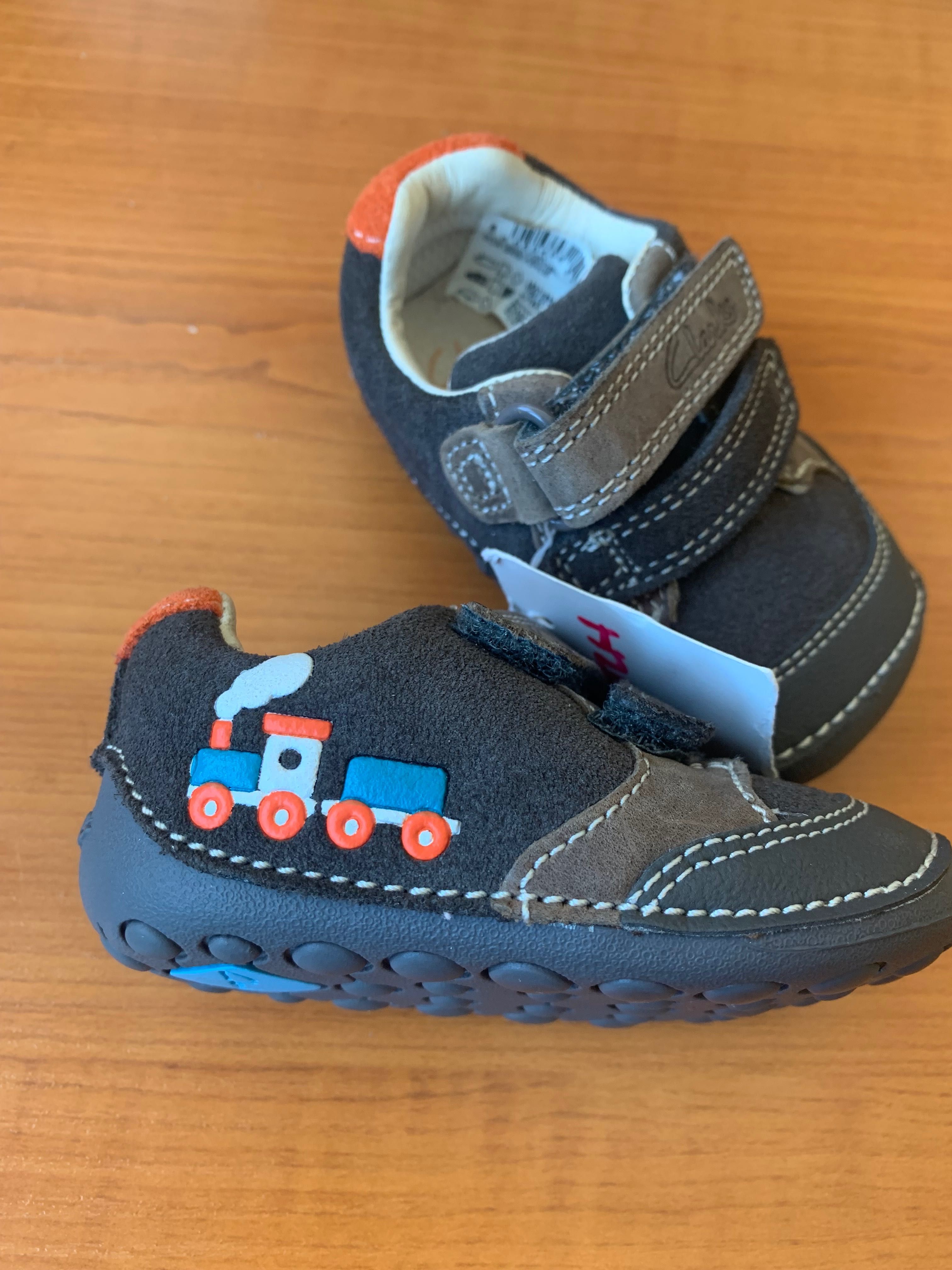 Нови бебешки обувки за прохождане Clarks