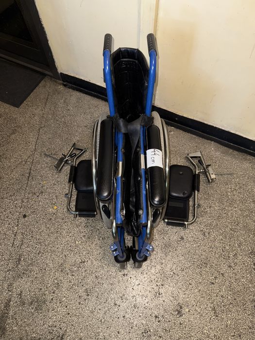 Scaun rulant handicap dizabilitati batrani