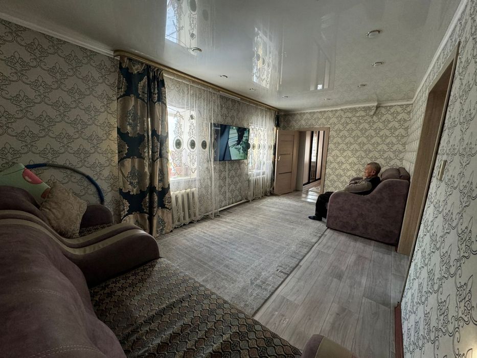 Продаём частный дом район затона. Остановка борцов революции