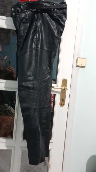 Мъжки черен панталон от естествена кожа