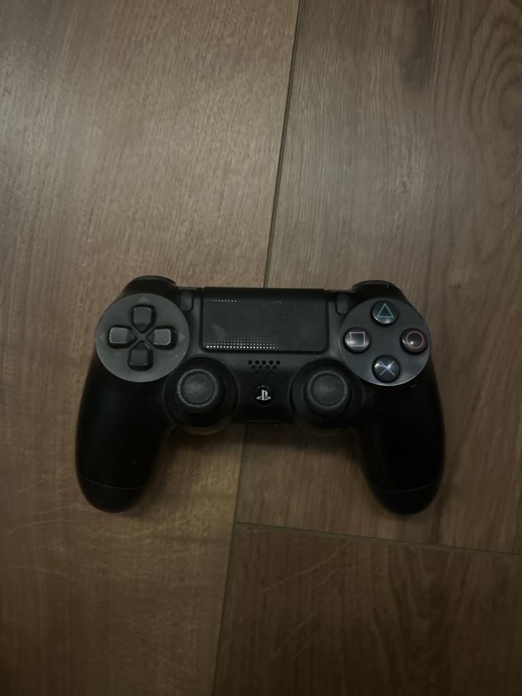 2 Playstation 4 контролера (развалени/за части)