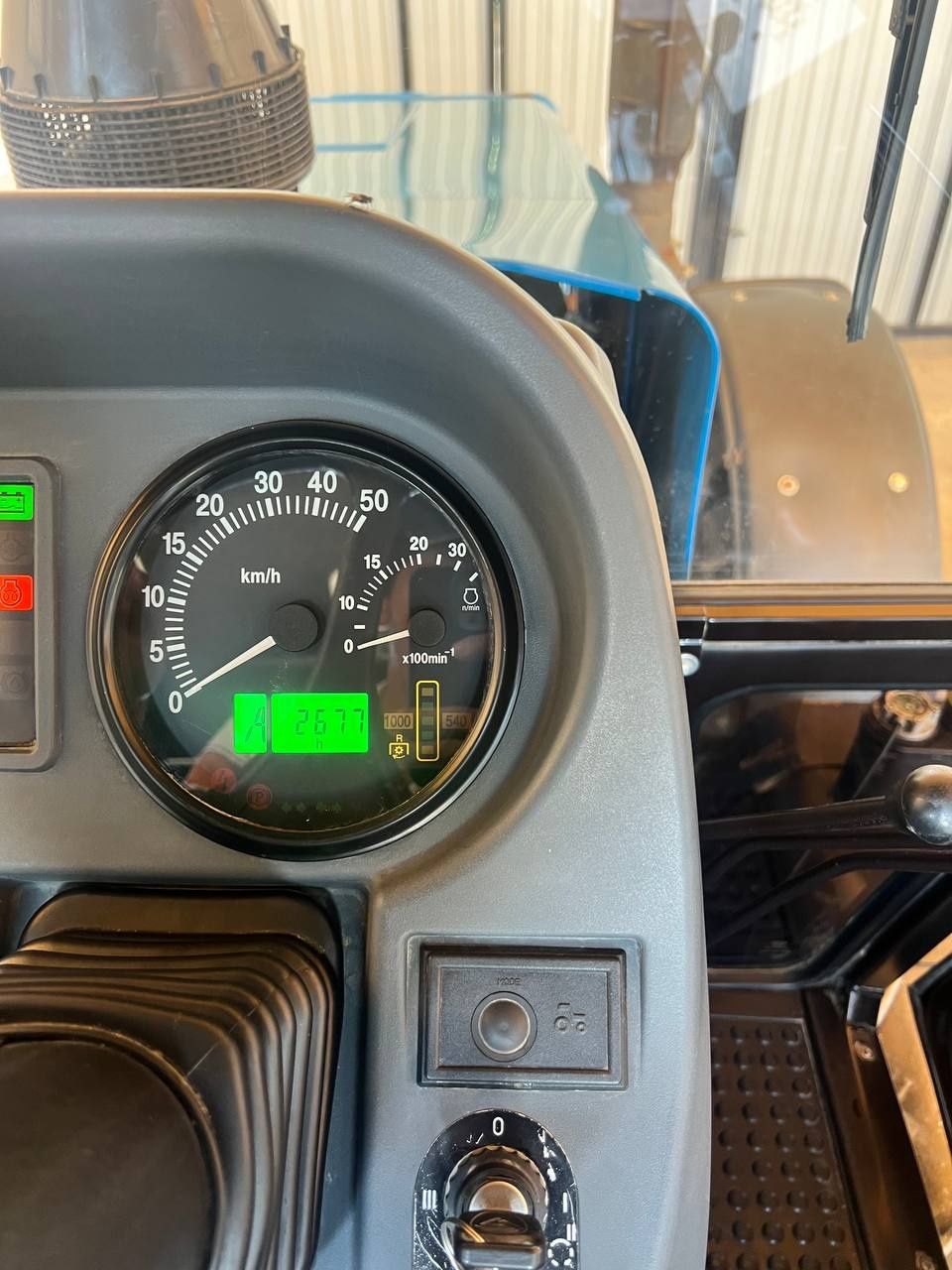 Traktor Belarus 1221