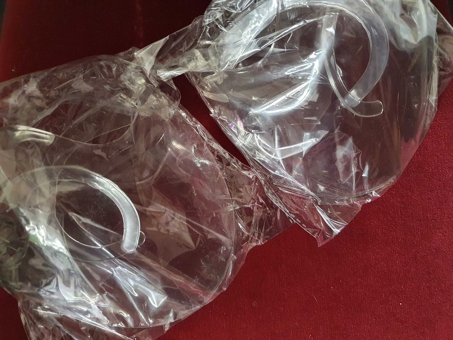 Mască plastic transparent