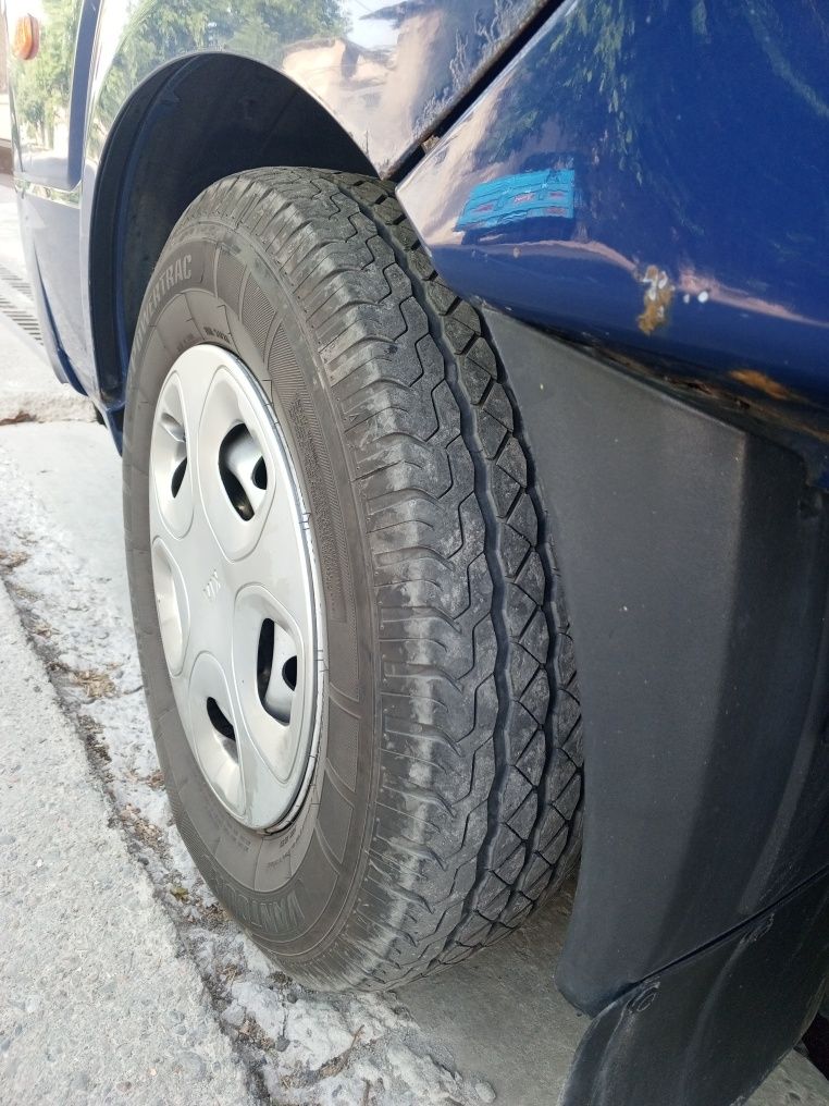 KIA BONGO III 1 tonnali