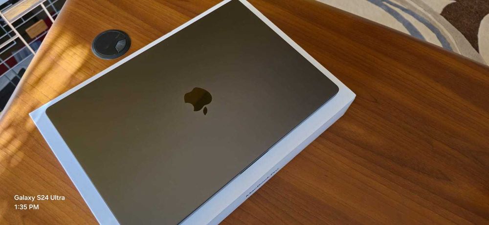 Macbook pro 16'-m4 RPO-24 GB RAM-512 GB storge