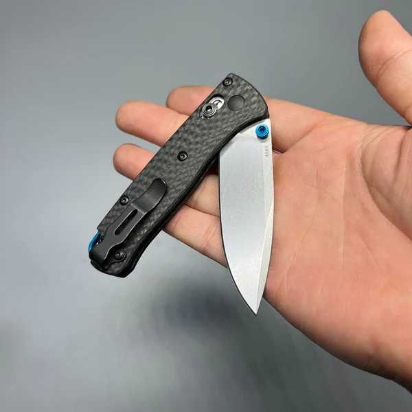 BENCHMADE Mini Bugout, AXIS, Drop-point, Fibră de carbon 533-3