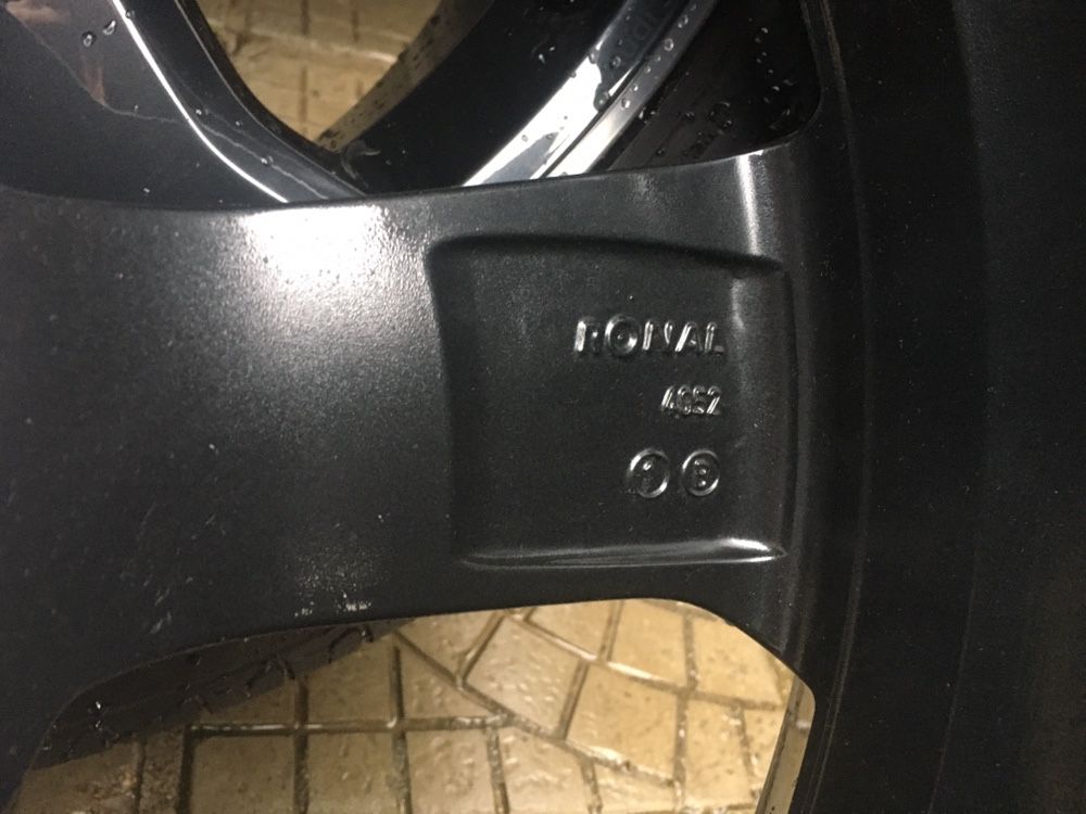 Комплект лети джанти от Audi 5x112 с летни гуми Pirelli 255/45/20