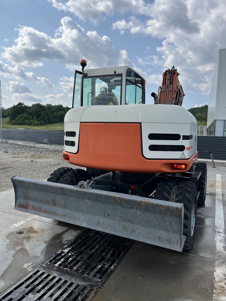Vand excavator 8,5t pe roți