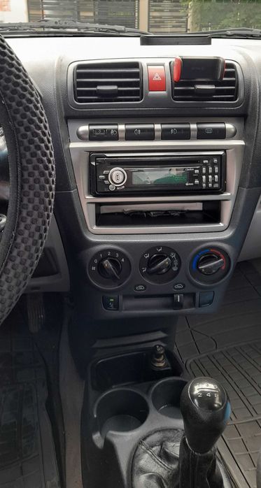 vand kia picanto benzina