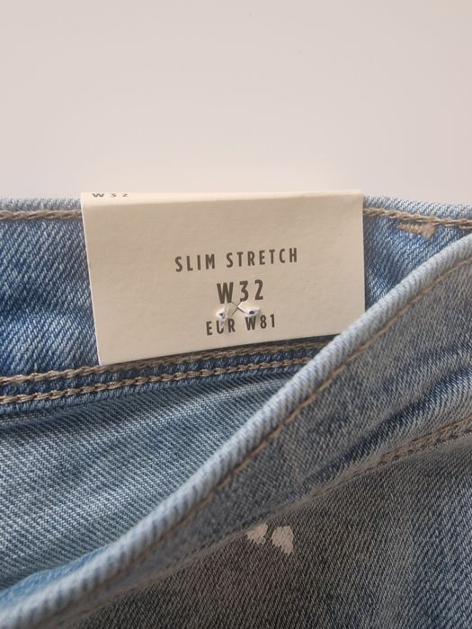 Pantaloni scurti River Island