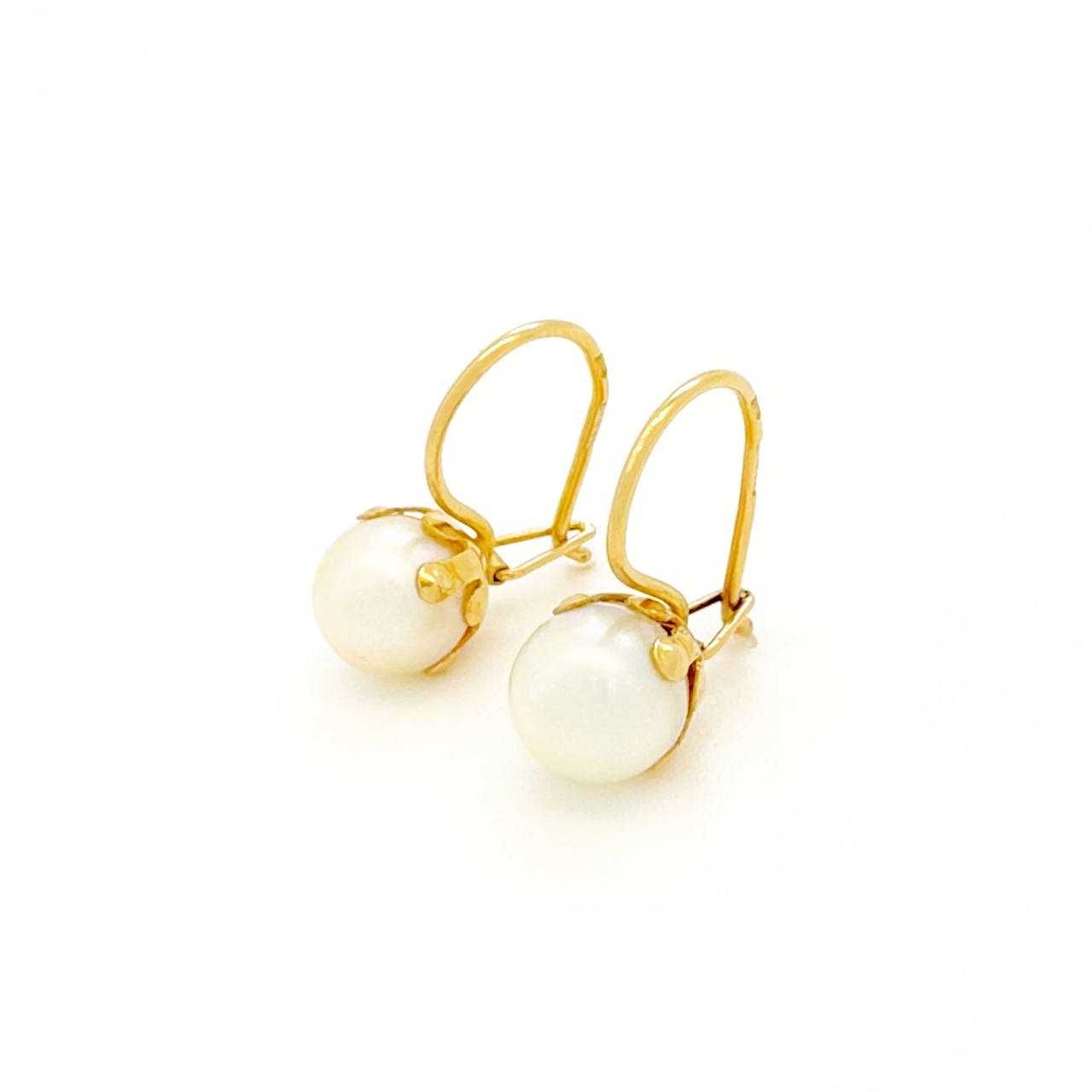 Золотые серьги в стиле Mikimoto