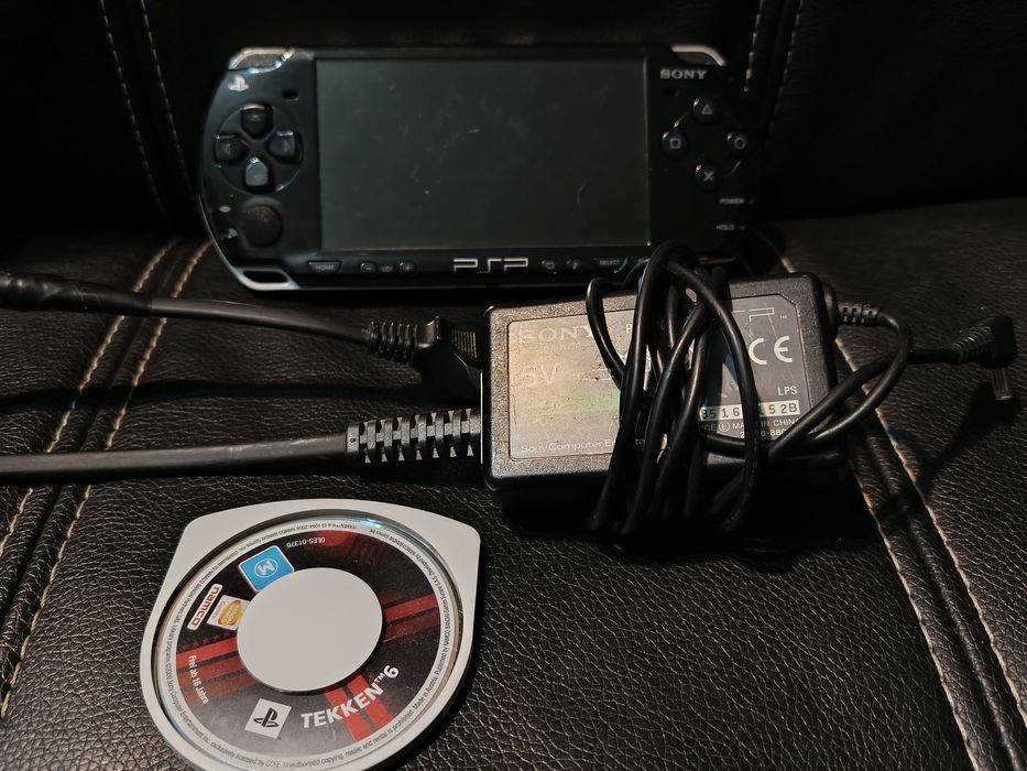 Consola portabila PSP-2004 modata cu jocuri