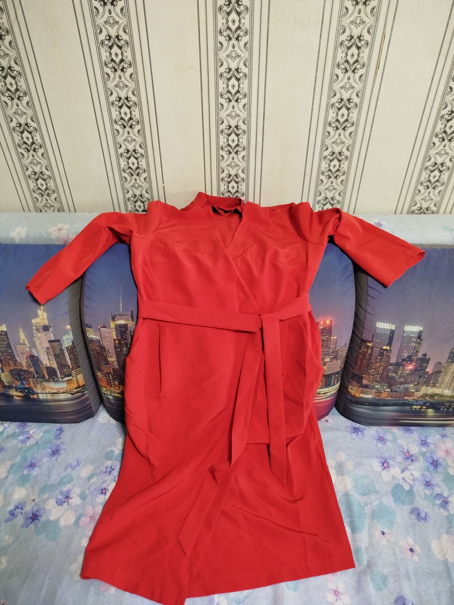 Продам платья б/у