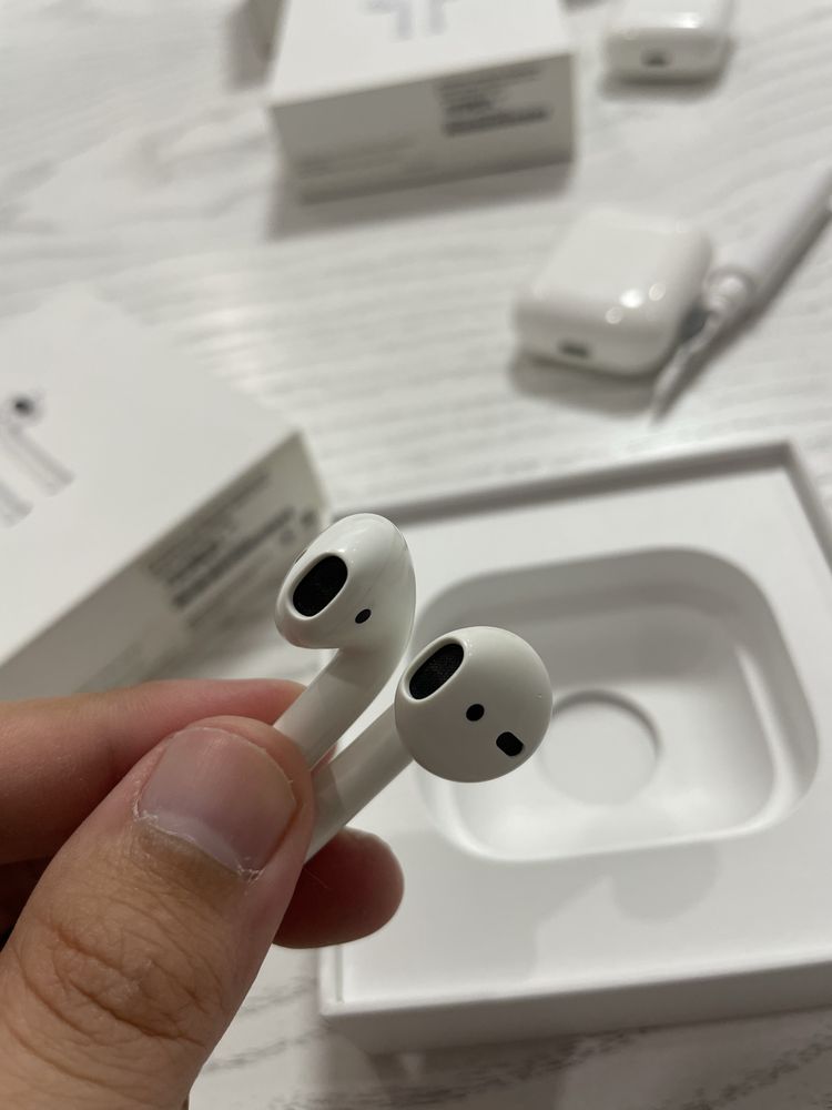 Кейс от Airpods 2.1.