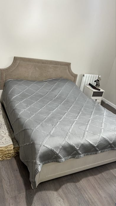 Кровать для спальни