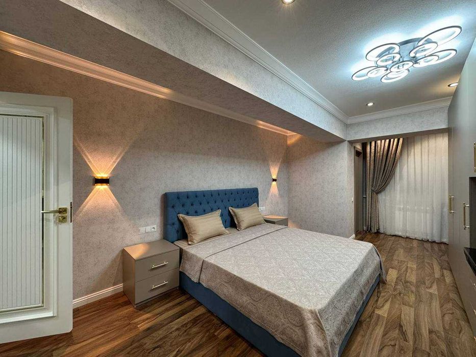 3 комн квартира в центре. Метро Космонавтов (ИТ)