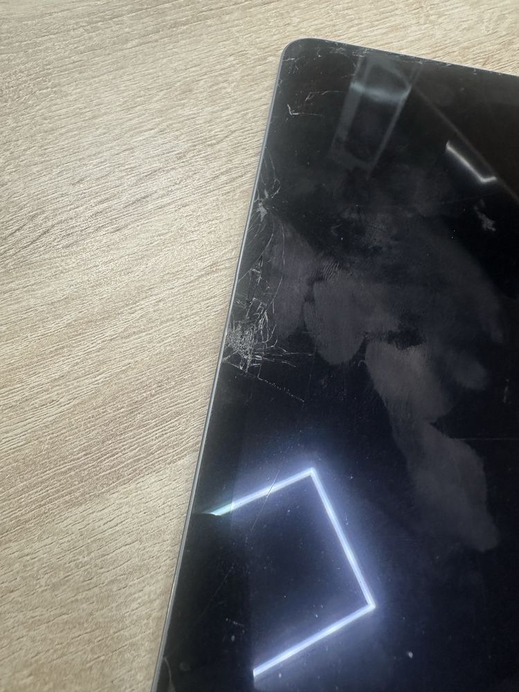 iPad Pro 11 A1980 заключен