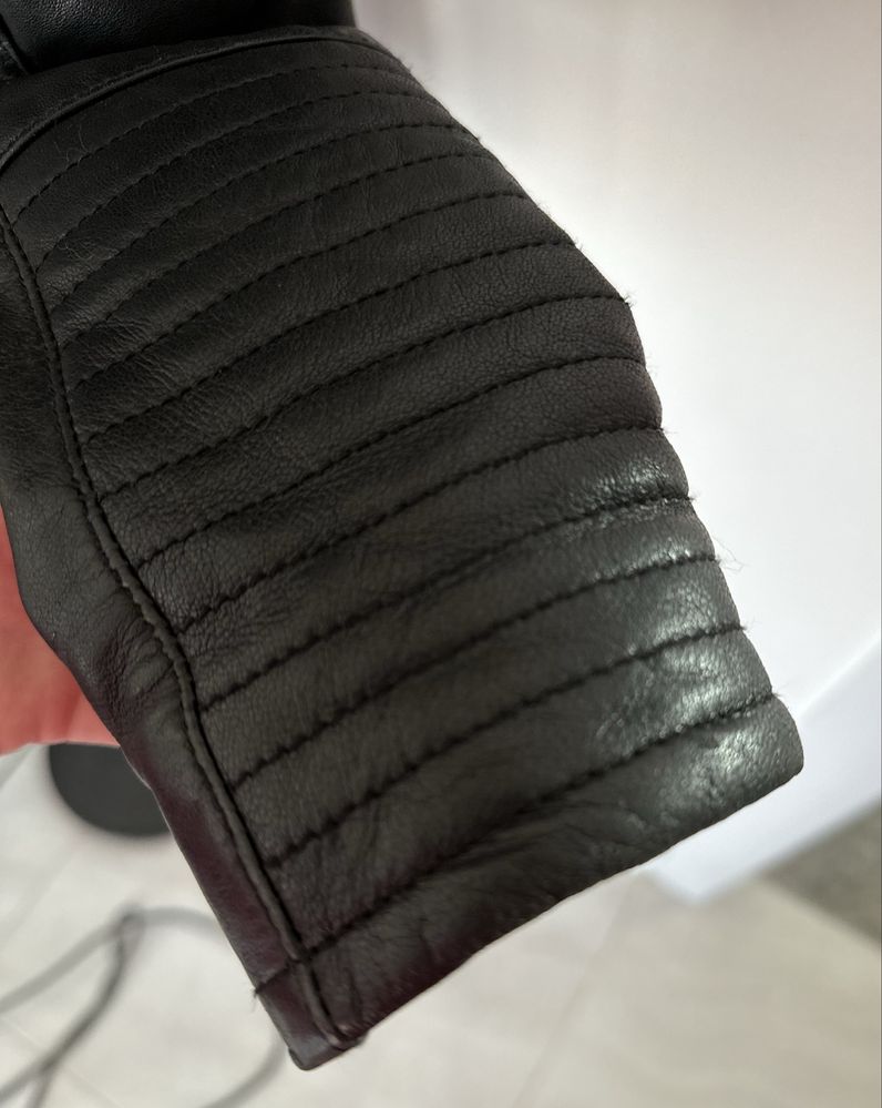 Яке River Island