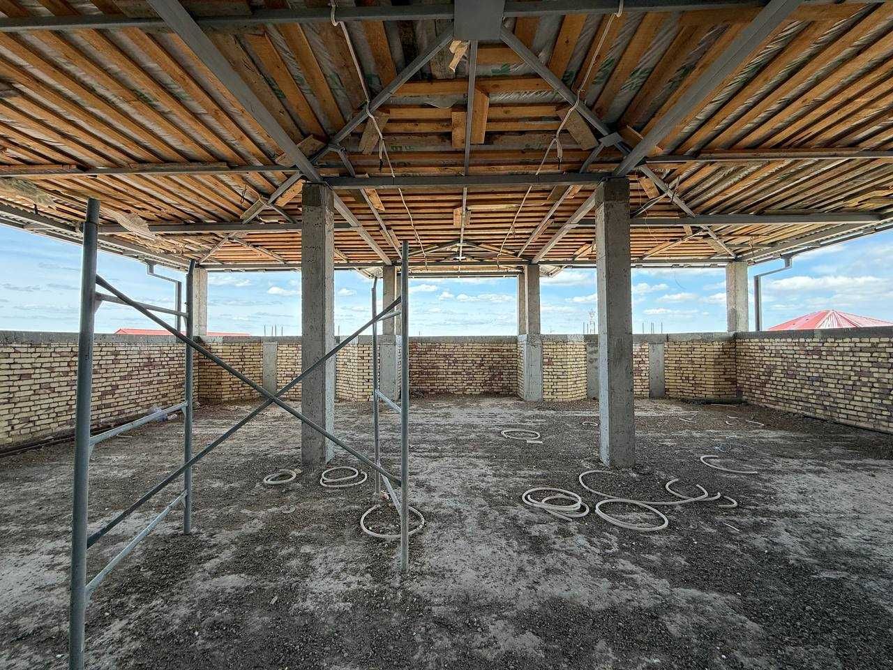 8 sotiq maydonga ega qurilish maydoni 240 m2  hovli sotiladi