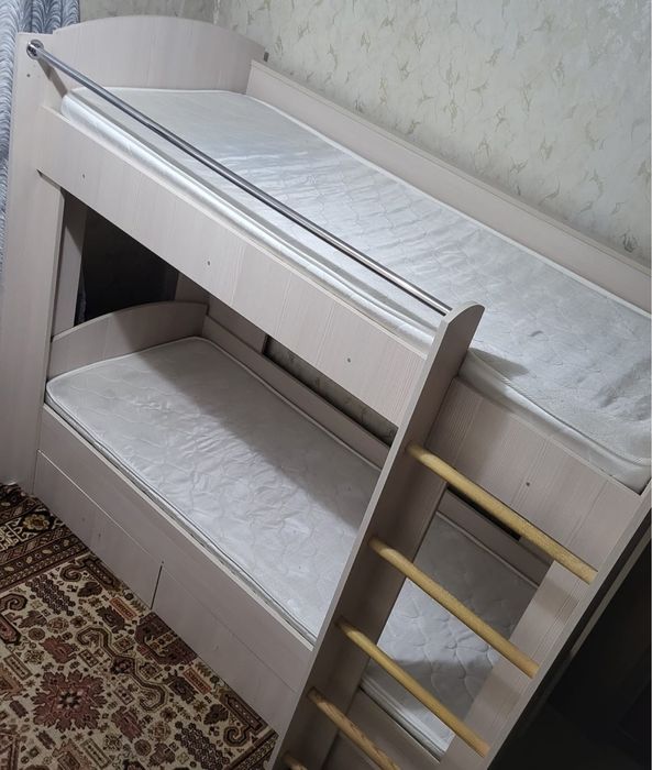 Продам двухъярусную кровать