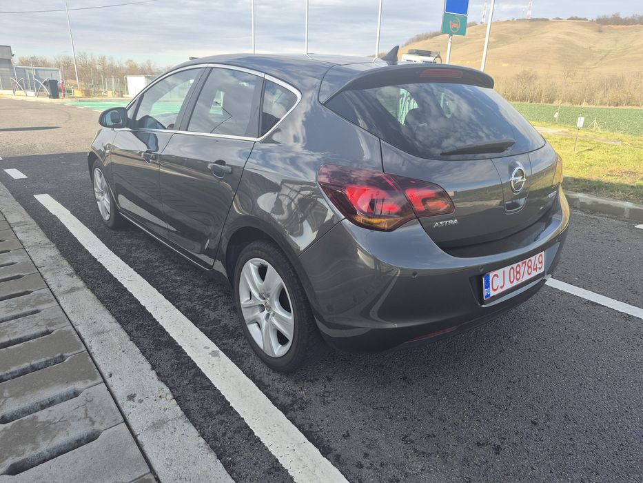 Vând Opel Astra j 1.7 diesel