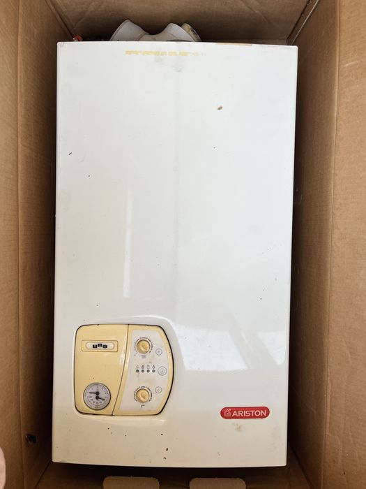 Centrala Ariston (nu cunosc starea de functionare)