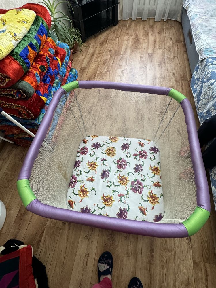 Продаю детский игровой манеж