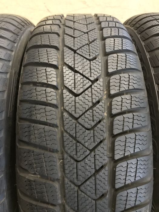 Set Anvelope Cauciucuri ca NOI Pirelli 205 50 R17 M+S Originale