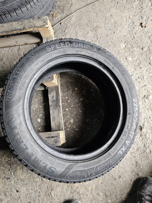 2 anvelope iarna 225 55 17 Semperit